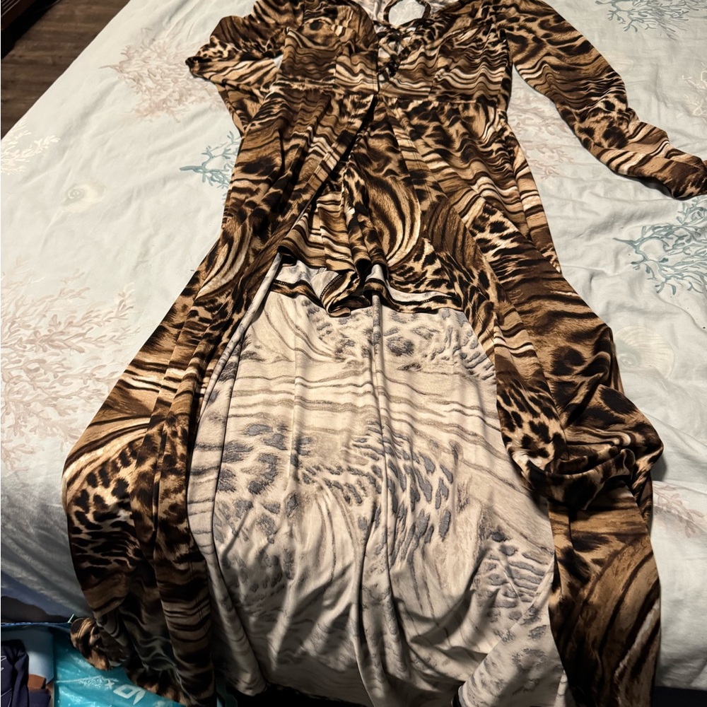 VENUS Brown and Cream Long Sleeve Dress